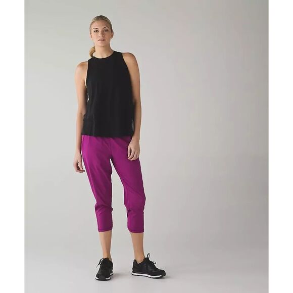 Lululemon Tranquil Crop Pull On Pants Size 8 Fuchsia Pink Athleisure High Rise - Picture 3 of 10